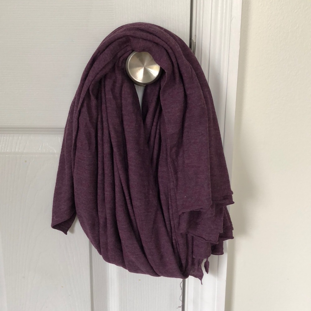GAP Raw Edge Scarf